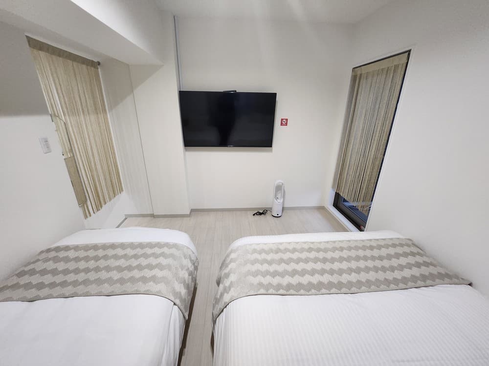 1001 TERRACE ROOM 3
