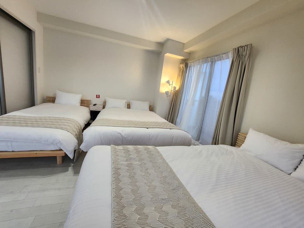 1002 suite familyRoom 2