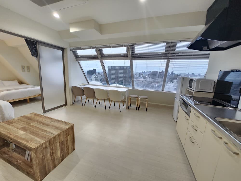 1002 suite familyRoom 6