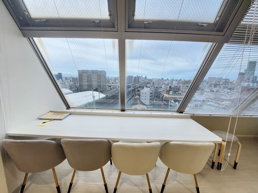 1002 suite familyRoom 8