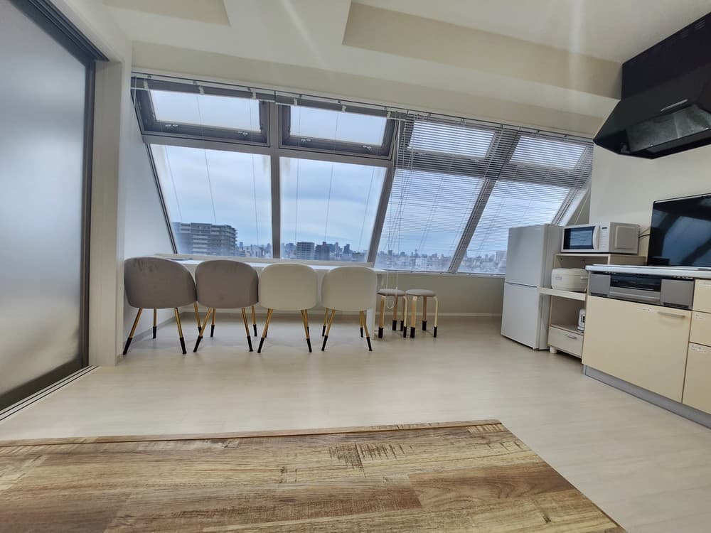 1002 suite familyRoom 5
