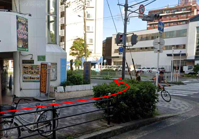 05. Turn left at the 20M front corner